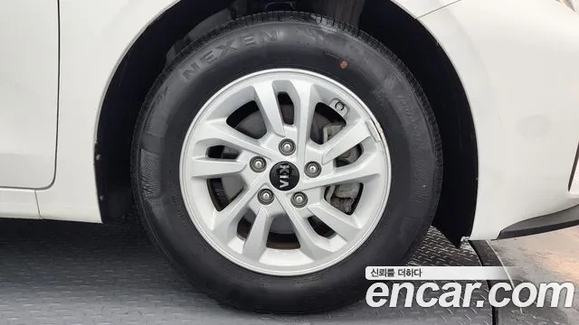 Kia K3 LUXORY, снимка 13 - Автомобили и джипове - 54853524