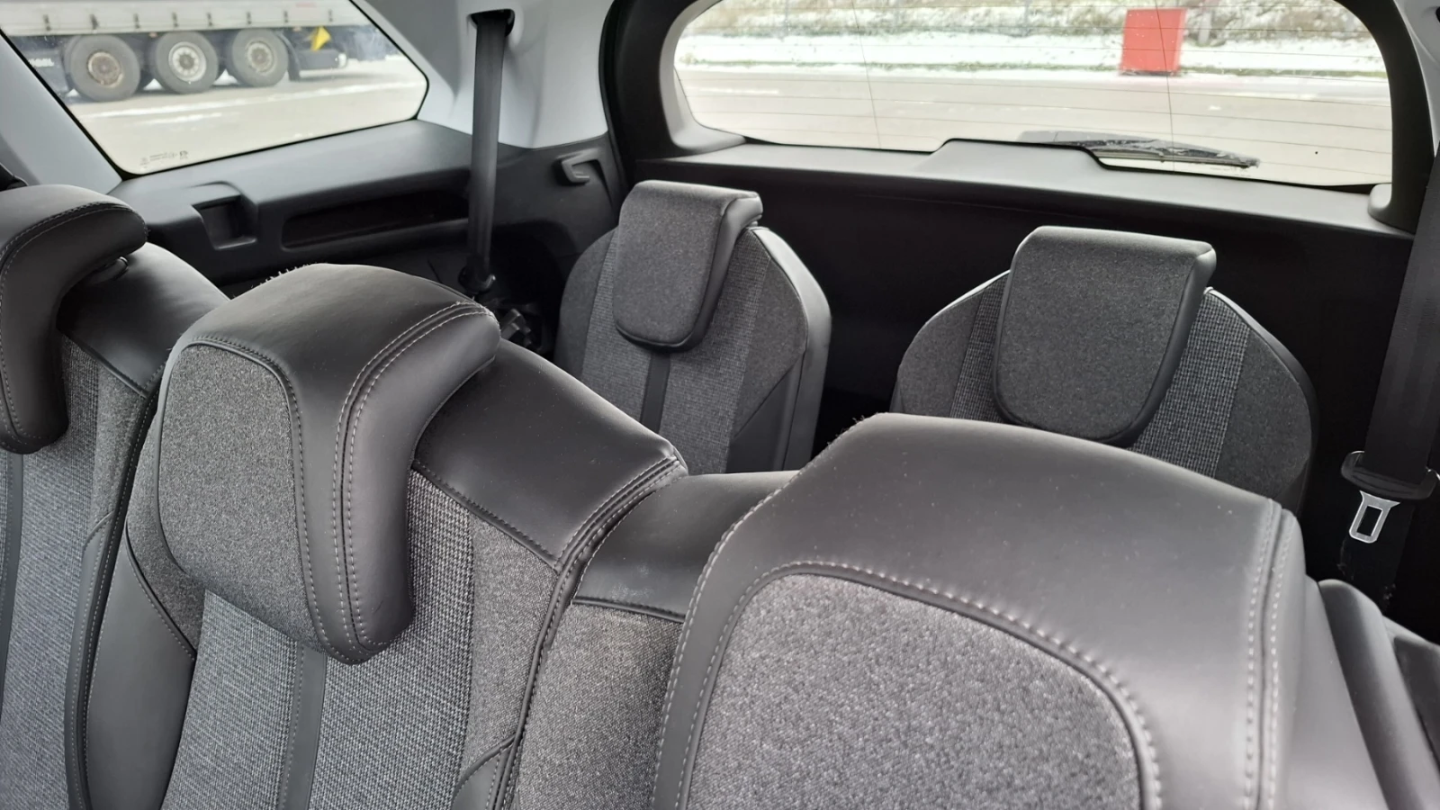 Peugeot 5008 1.6* Allure* 7-места* Автоматик* 135084к.м. - изображение 8