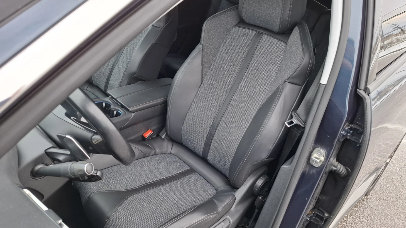 Peugeot 5008 1.6* Allure* 7-места* Автоматик* 135084к.м. - изображение 6