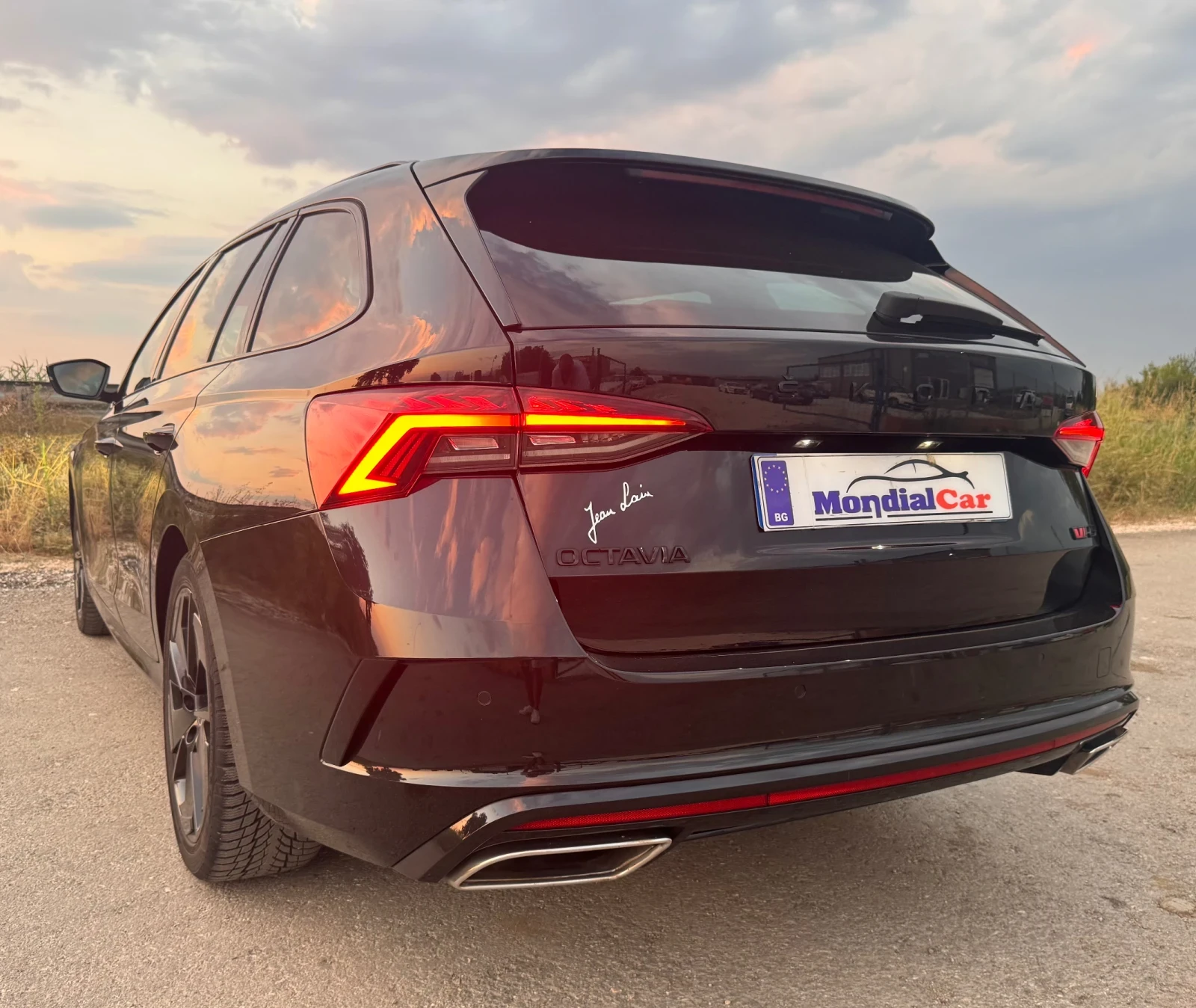 Skoda Octavia VRS 2.0TDI* 200кс 4х4 DIGIT* DISTR* MATRIX, снимка 5 - Автомобили и джипове - 53375685