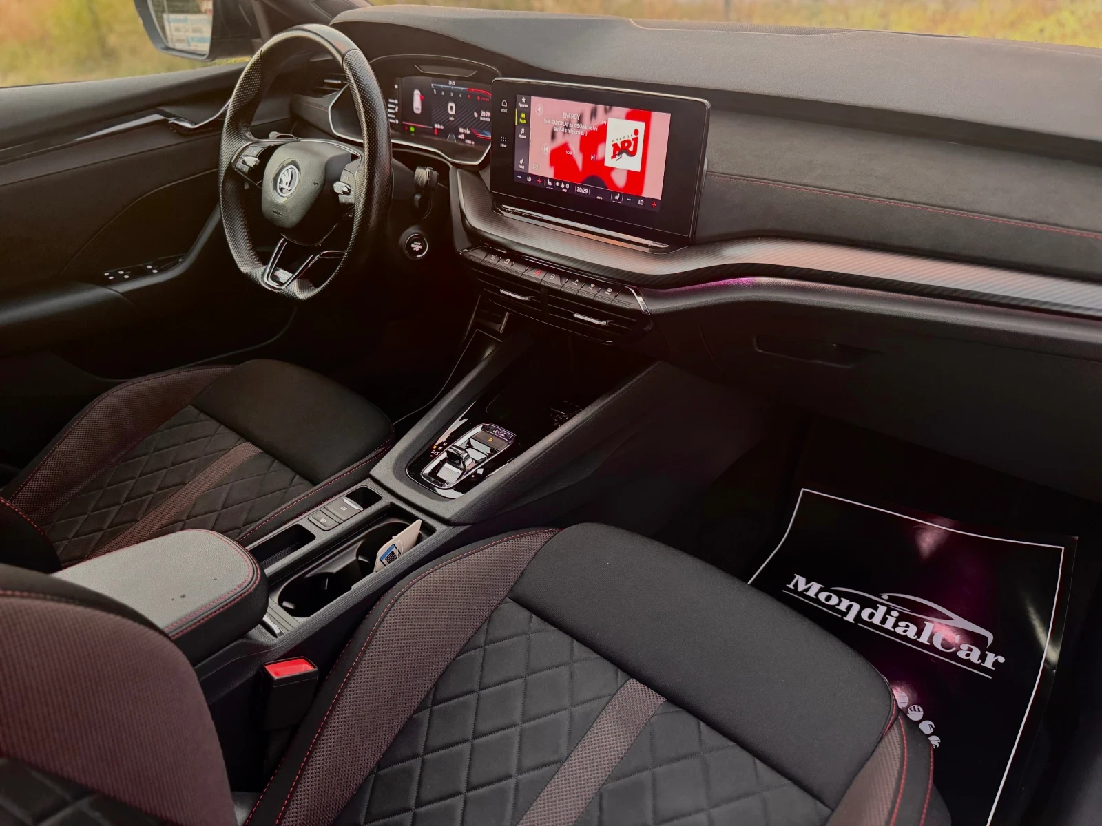 Skoda Octavia VRS 2.0TDI* 200кс 4х4 DIGIT* DISTR* MATRIX, снимка 10 - Автомобили и джипове - 53375685