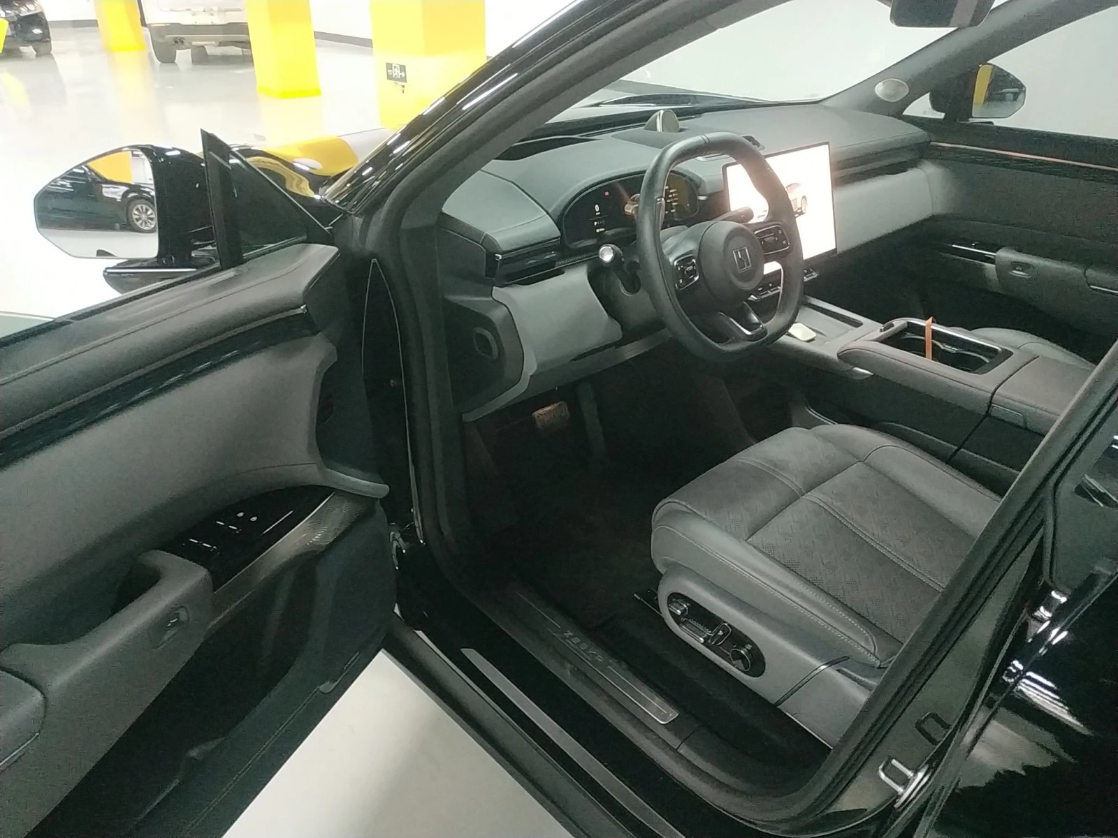 Zeekr 7X 75 kWh Intelligent Driving Version - изображение 8