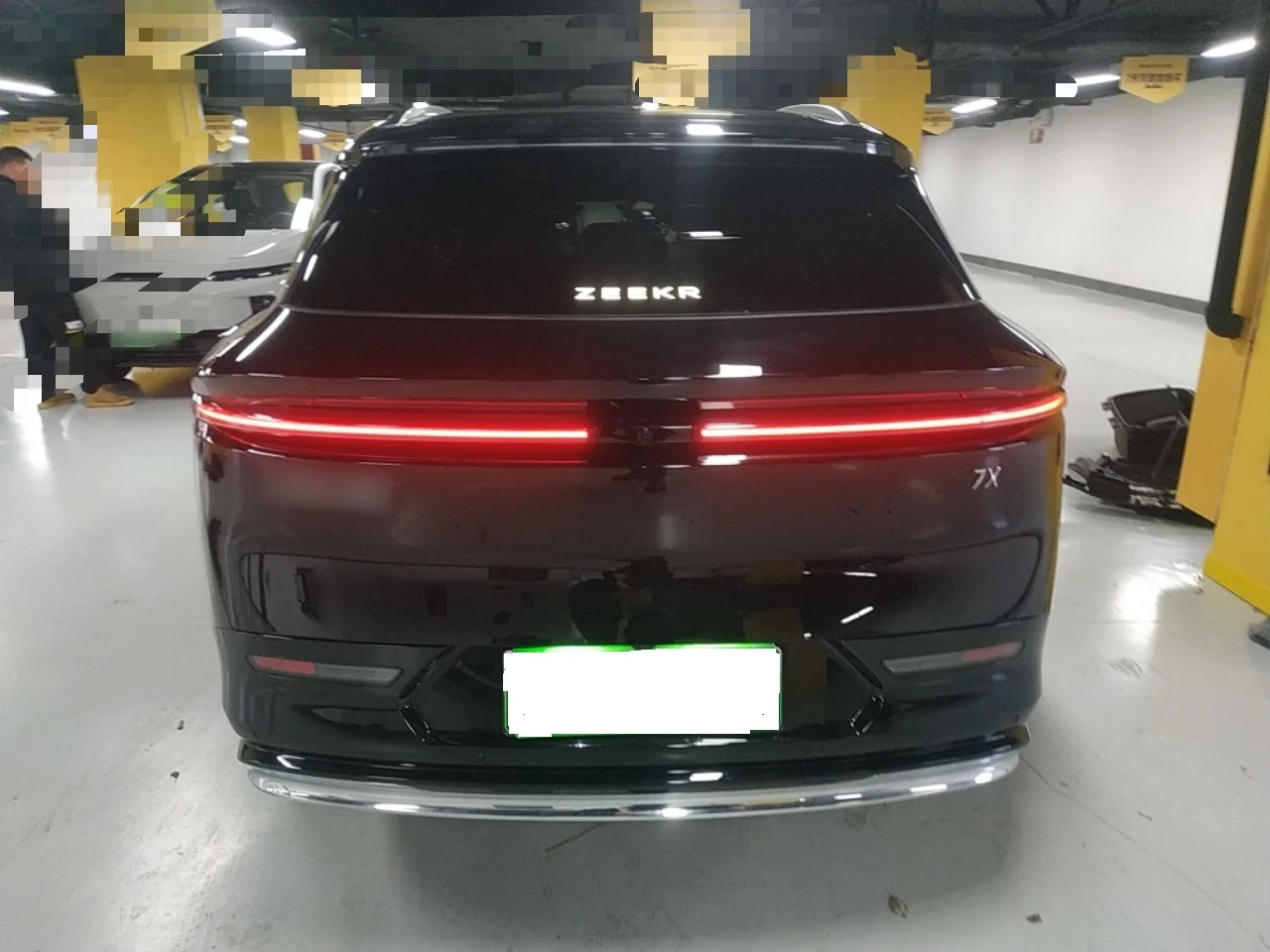 Zeekr 7X 75 kWh Intelligent Driving Version - изображение 4