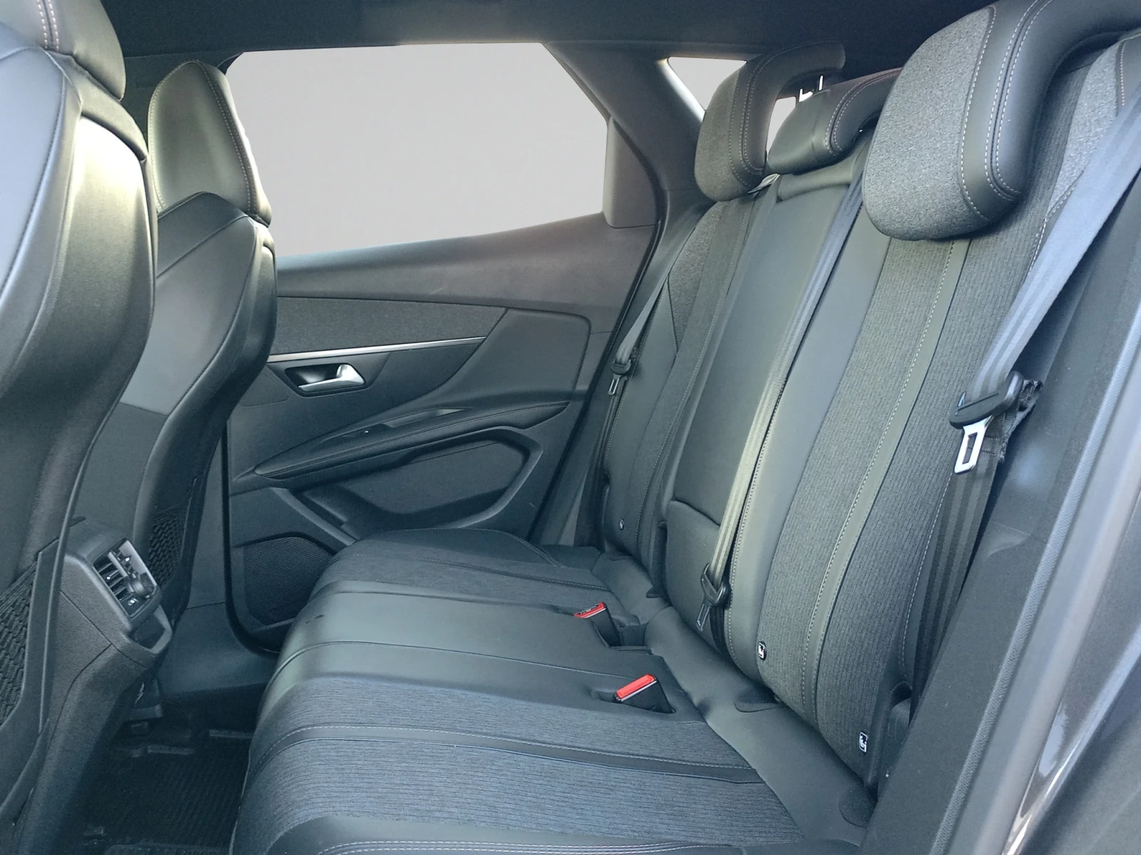 Peugeot 3008 NEW GT Line 2.0 e-HDi 180 EAT8 EURO 6.2, снимка 10 - Автомобили и джипове - 53763969