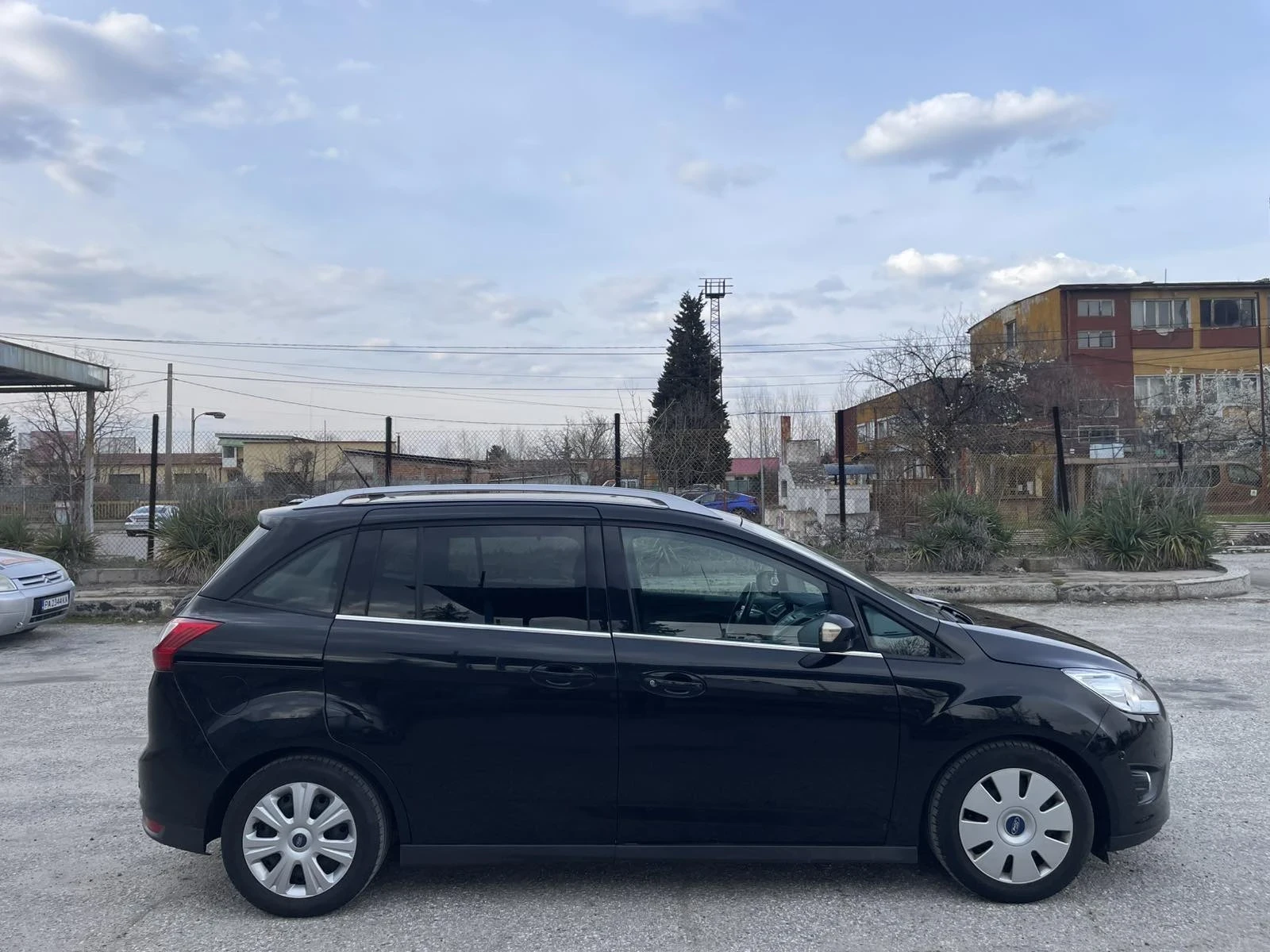 Ford C-max 7 местен , снимка 6 - Автомобили и джипове - 53978038