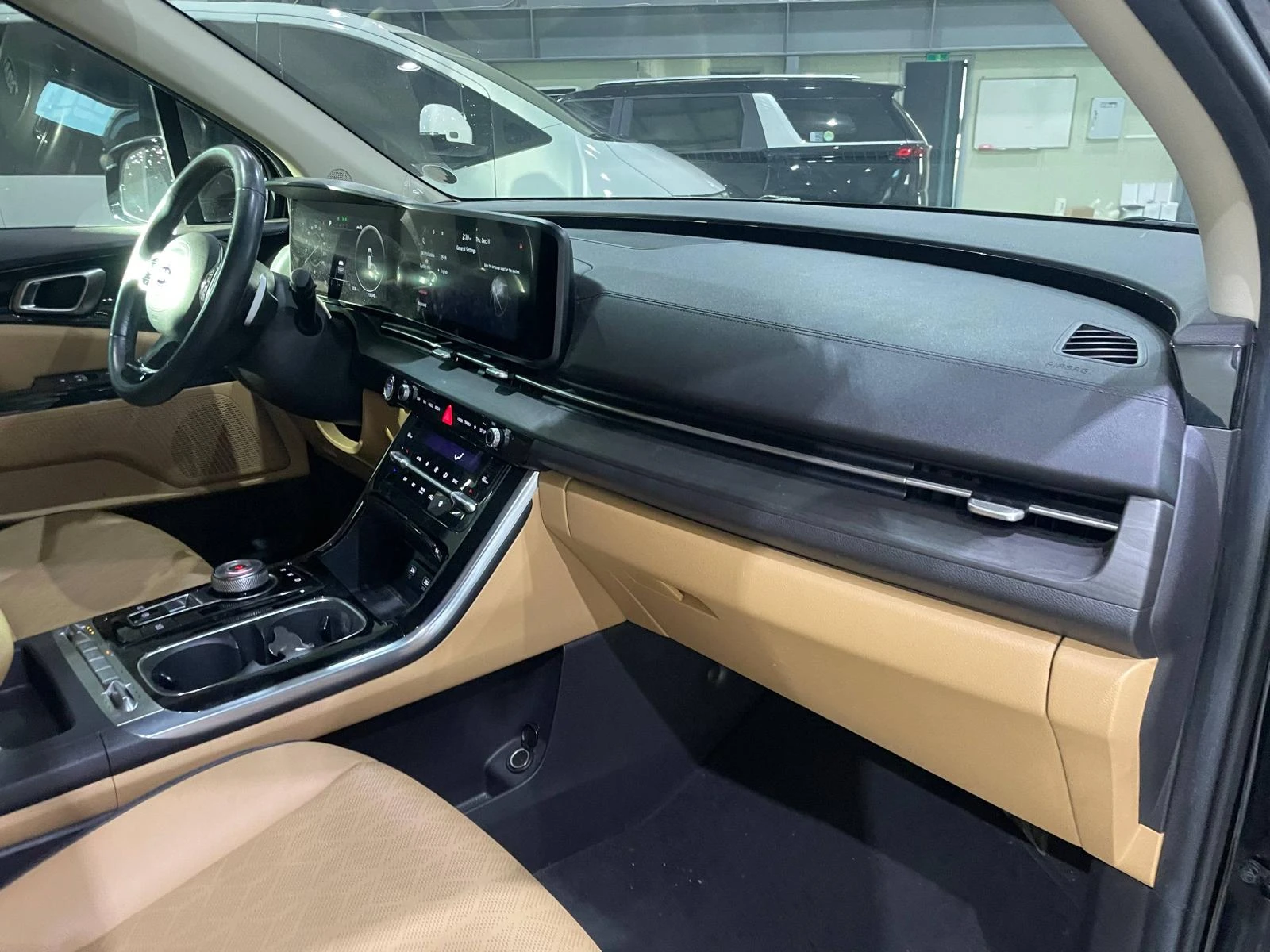 Kia Carnival 2.2 CRDi ! Noblesse ! 8+ 1 !, снимка 11 - Автомобили и джипове - 54135404