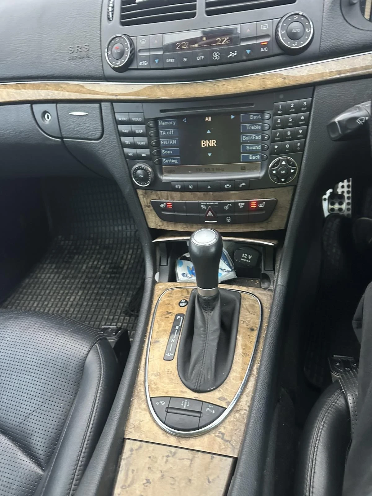 Mercedes-Benz E 63 AMG, снимка 11 - Автомобили и джипове - 54197171