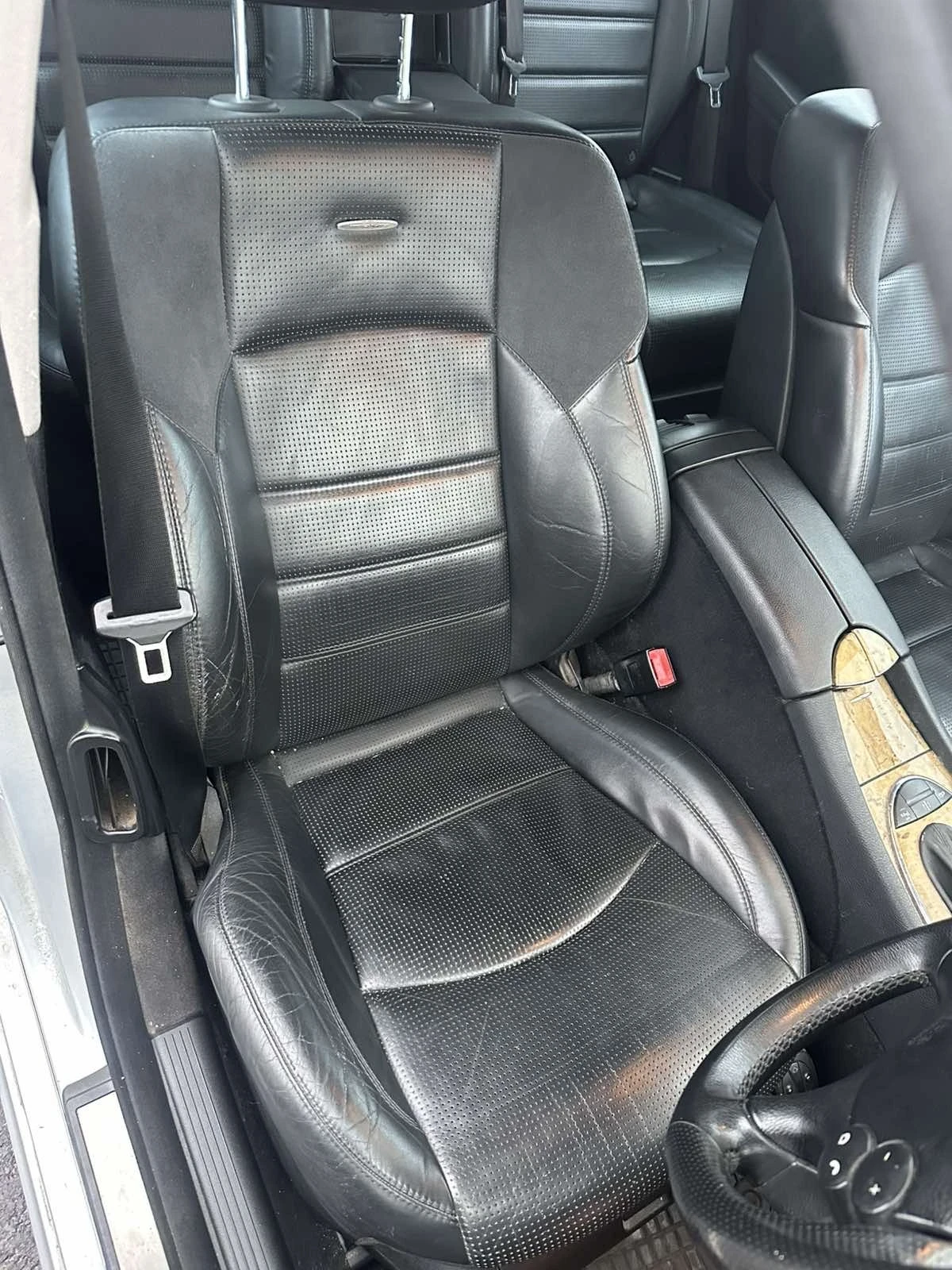 Mercedes-Benz E 63 AMG, снимка 14 - Автомобили и джипове - 54197171