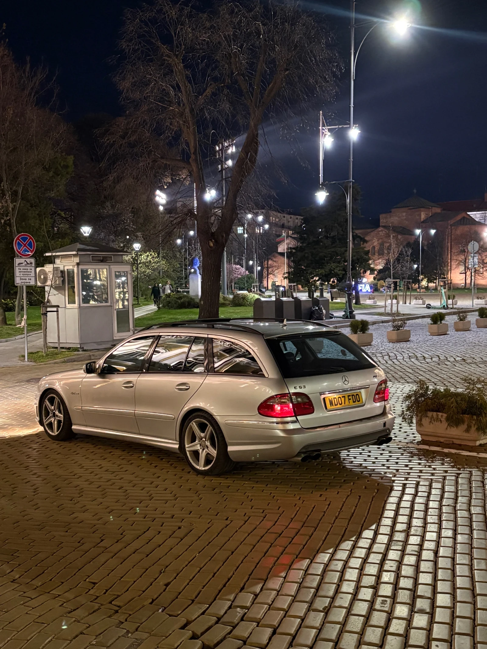 Mercedes-Benz E 63 AMG, снимка 3 - Автомобили и джипове - 54197171