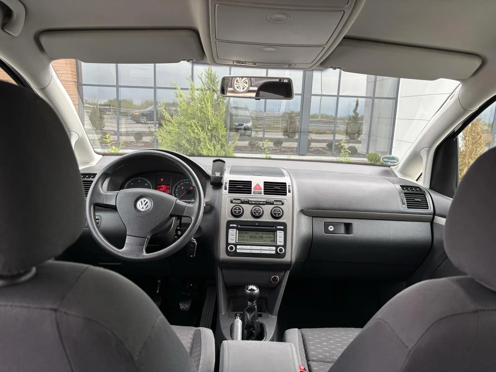 VW Touran 2.0TDi/140ps/HiGHLiNE/КЛИМАТРОНИК/ГЕРМАНИЯ, снимка 8 - Автомобили и джипове - 54277281