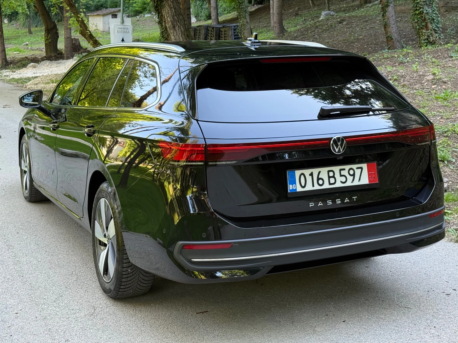 VW Passat 2.0TDI* DIST* ELEGANCE * CAM360* NAVI* FULL , снимка 5 - Автомобили и джипове - 54682354