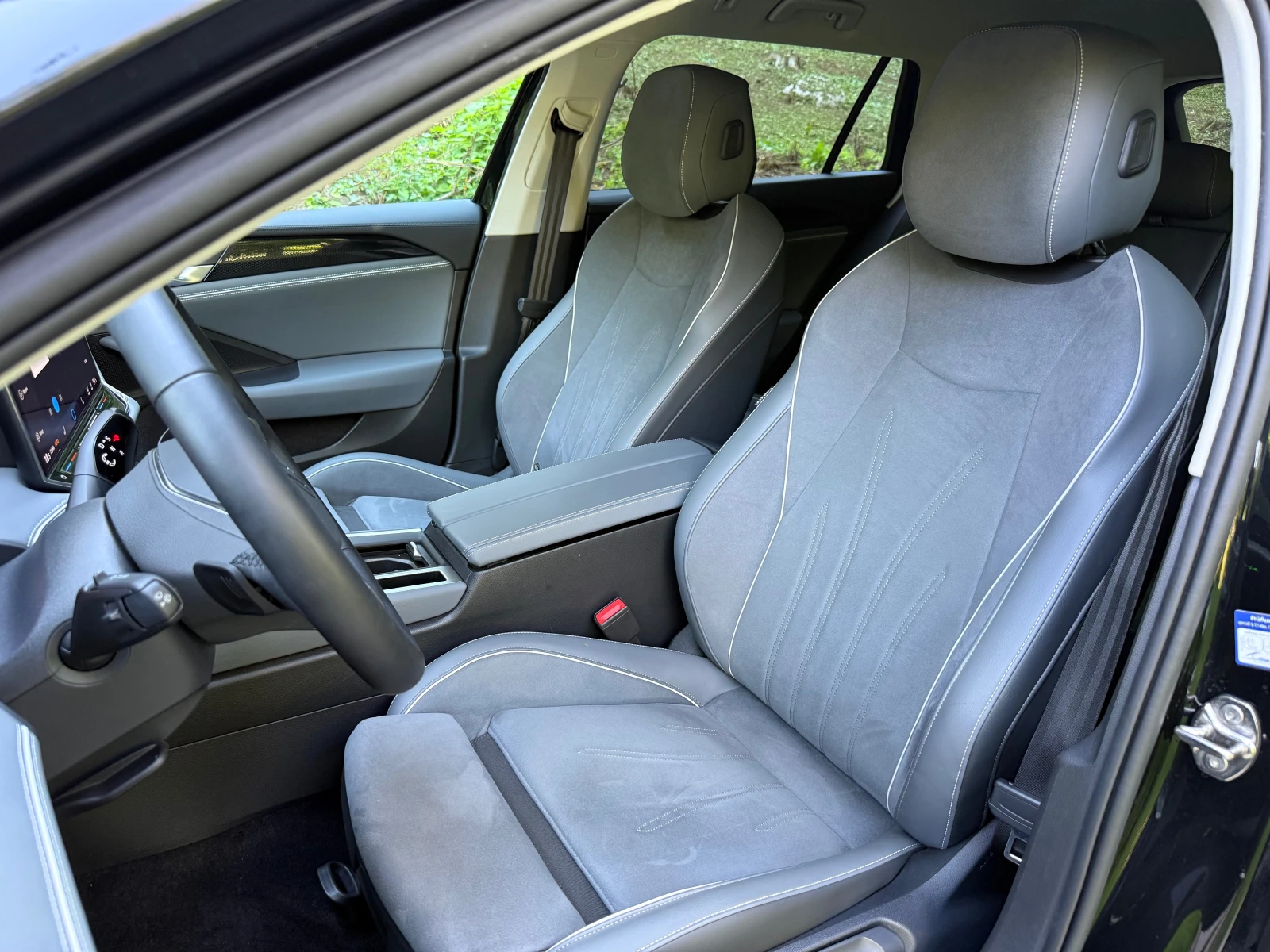 VW Passat 2.0TDI* DIST* ELEGANCE * CAM360* NAVI* FULL , снимка 9 - Автомобили и джипове - 54682354