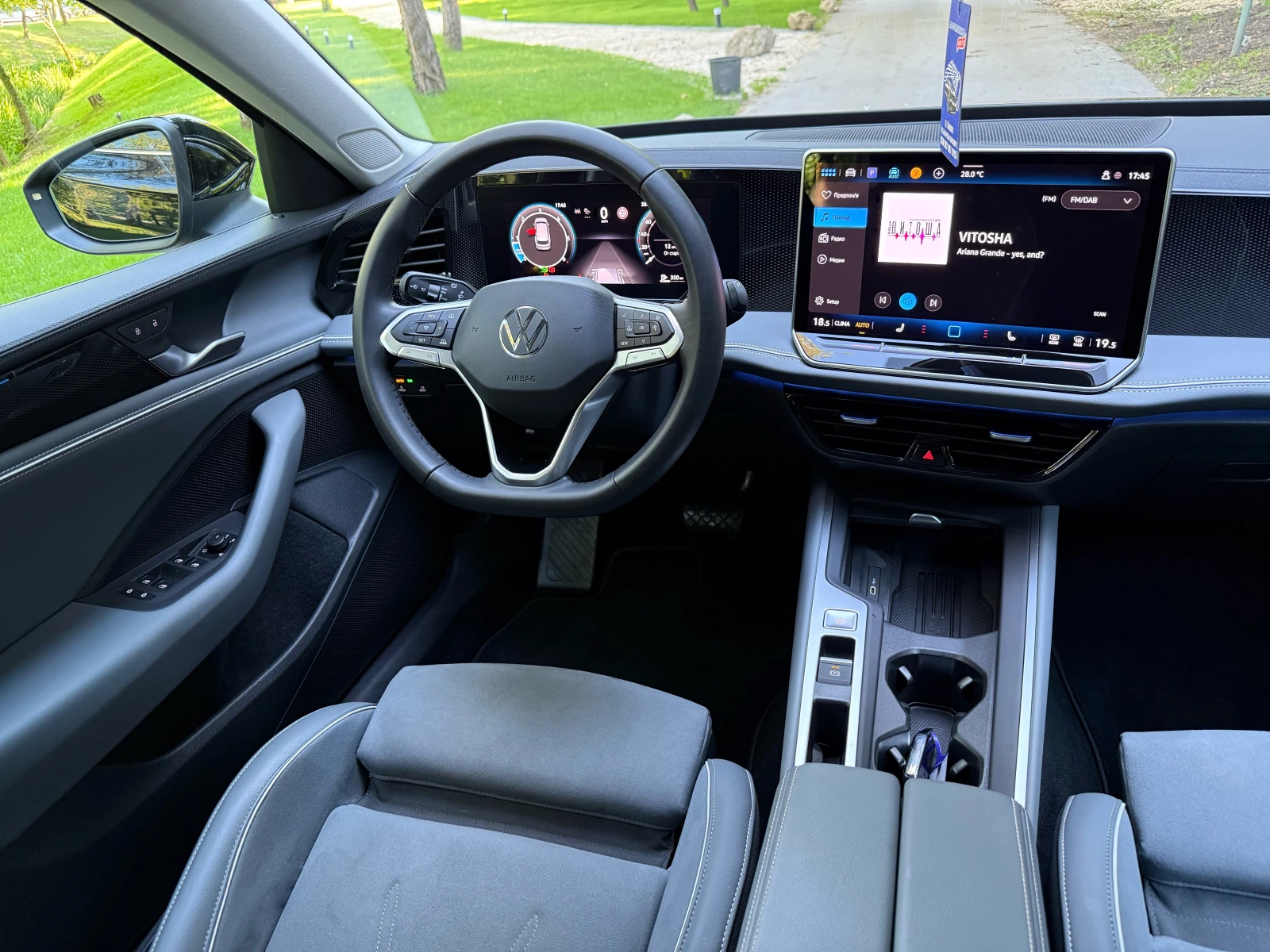 VW Passat 2.0TDI* DIST* ELEGANCE * CAM360* NAVI* FULL , снимка 7 - Автомобили и джипове - 54682354