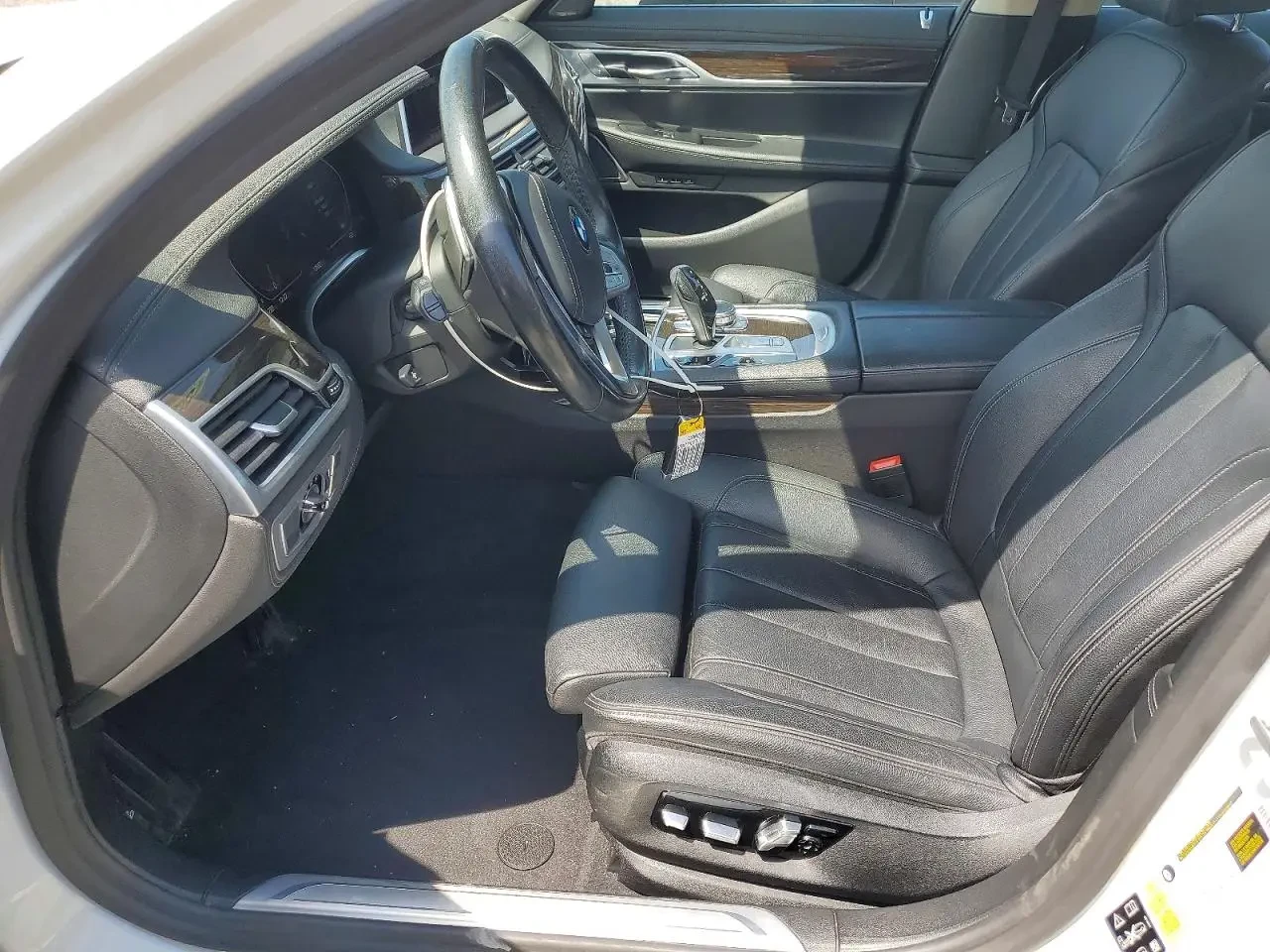 BMW 740 XI, снимка 7 - Автомобили и джипове - 54700768