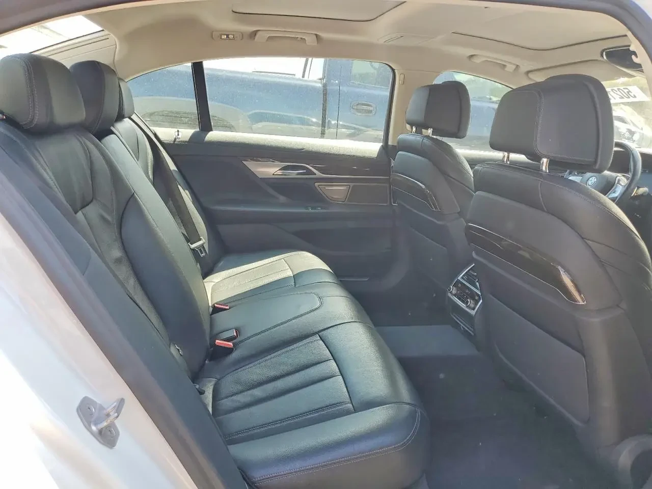 BMW 740 XI, снимка 9 - Автомобили и джипове - 54700768
