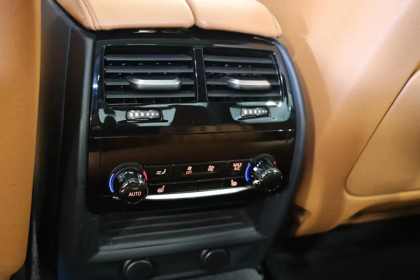 BMW 540 MPACK* 4 ПОДГРЕВА* 360 КАМЕРА* HEADUP* HARMAN KARD, снимка 10 - Автомобили и джипове - 54809583