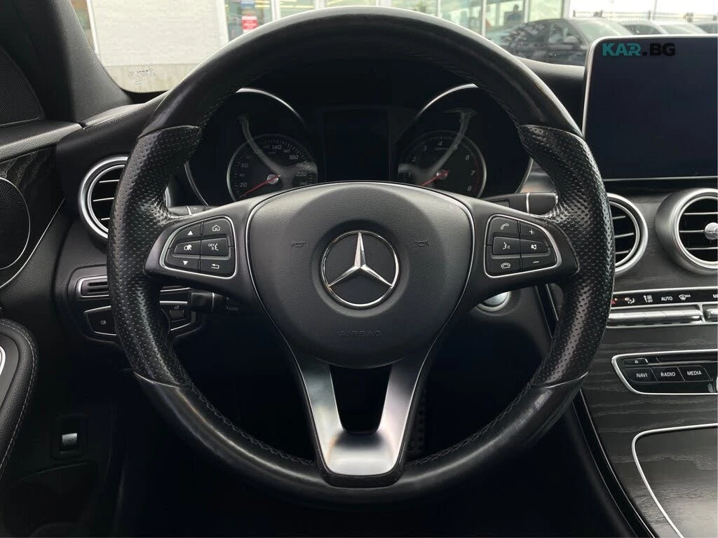 Mercedes-Benz C 300 (КРАЙНА цена до БЪЛГАРИЯ), снимка 12 - Автомобили и джипове - 55105091