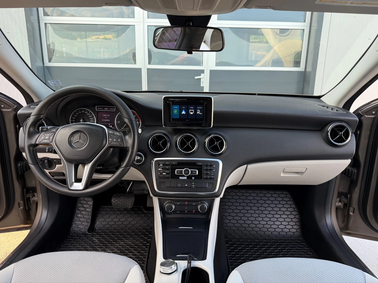 Mercedes-Benz A 200 AVT/SPORT, снимка 10 - Автомобили и джипове - 55466864
