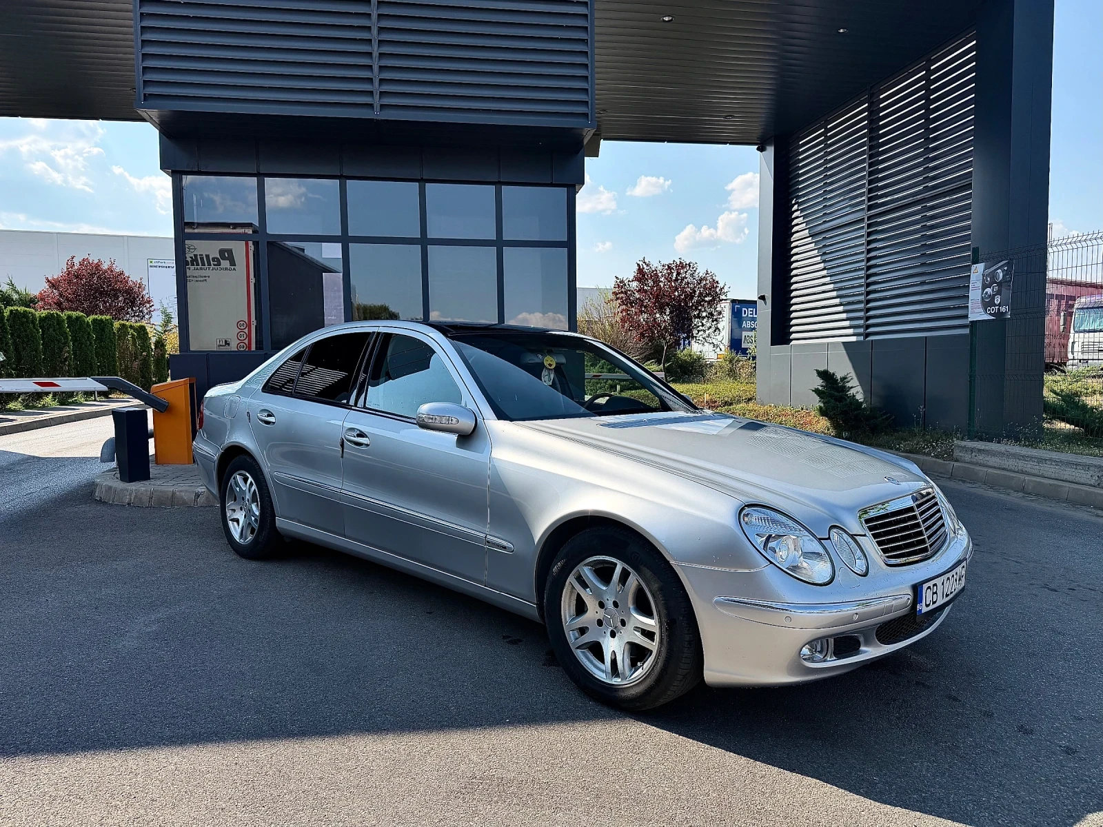 Mercedes-Benz E 320 CDI/Кожа/Подгрев/Обдухване, снимка 3 - Автомобили и джипове - 55622580
