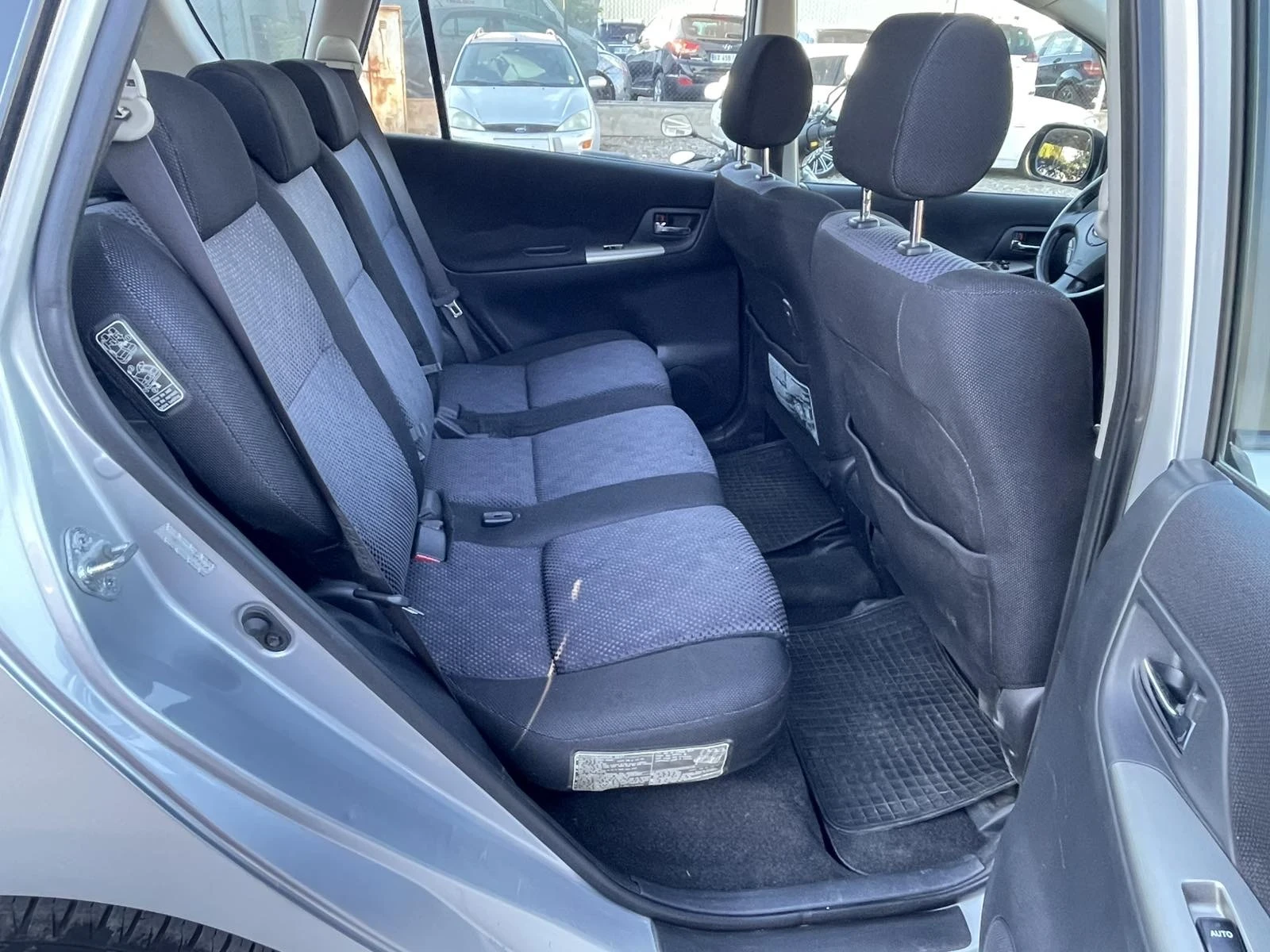 Toyota Corolla verso 2.0 D4D , снимка 9 - Автомобили и джипове - 55994973