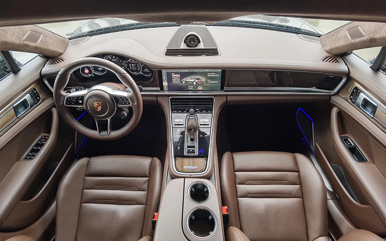 Porsche Panamera Turbo Sport Turismo, снимка 4 - Автомобили и джипове - 56172789