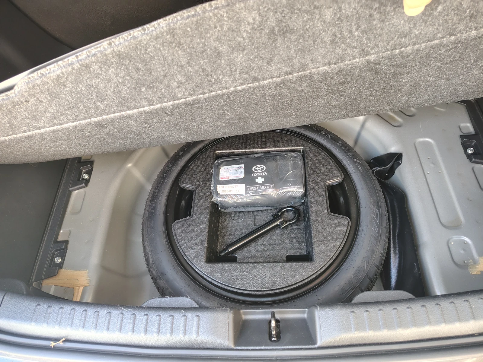 Toyota Yaris, снимка 9 - Автомобили и джипове - 56183860