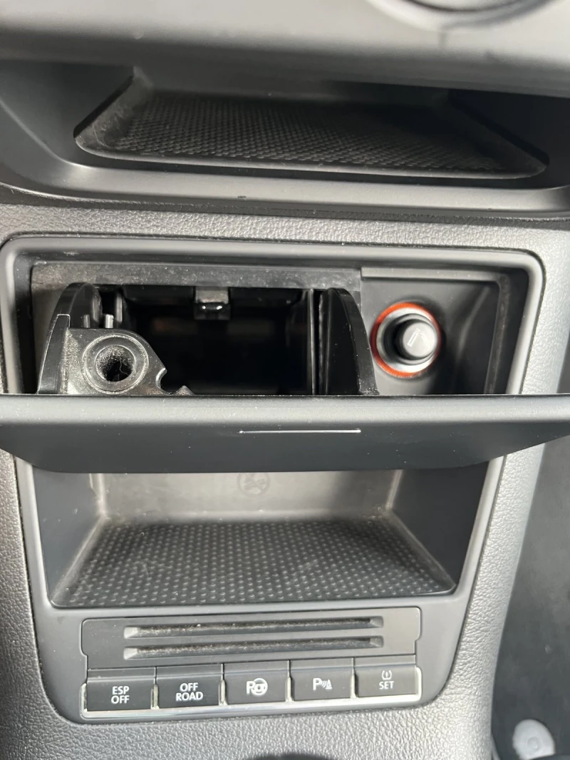 VW Tiguan, снимка 12 - Автомобили и джипове - 52636225