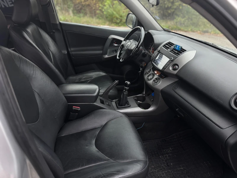 Toyota Rav4, снимка 13 - Автомобили и джипове - 52449421