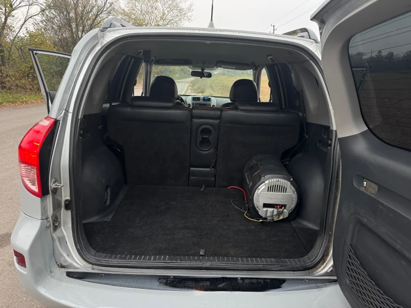 Toyota Rav4, снимка 10 - Автомобили и джипове - 52449421