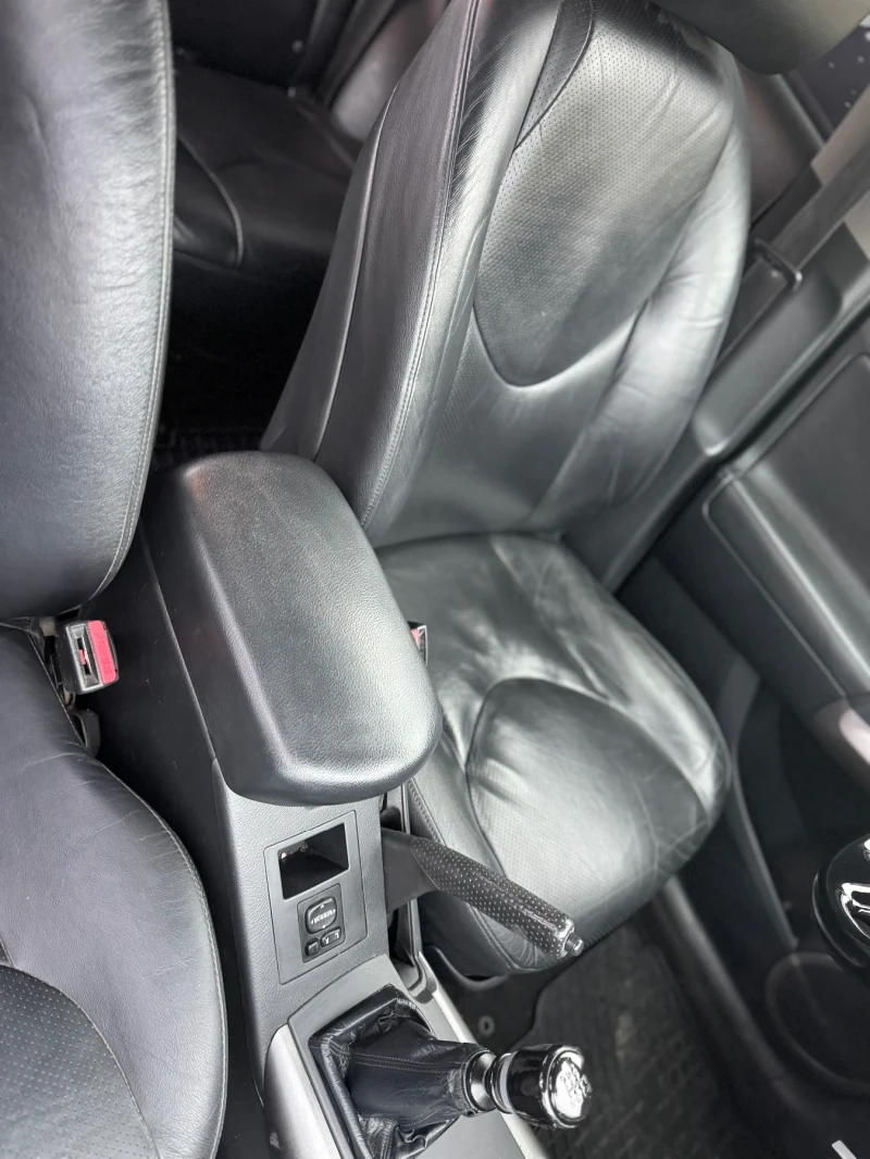 Toyota Rav4, снимка 15 - Автомобили и джипове - 52449421