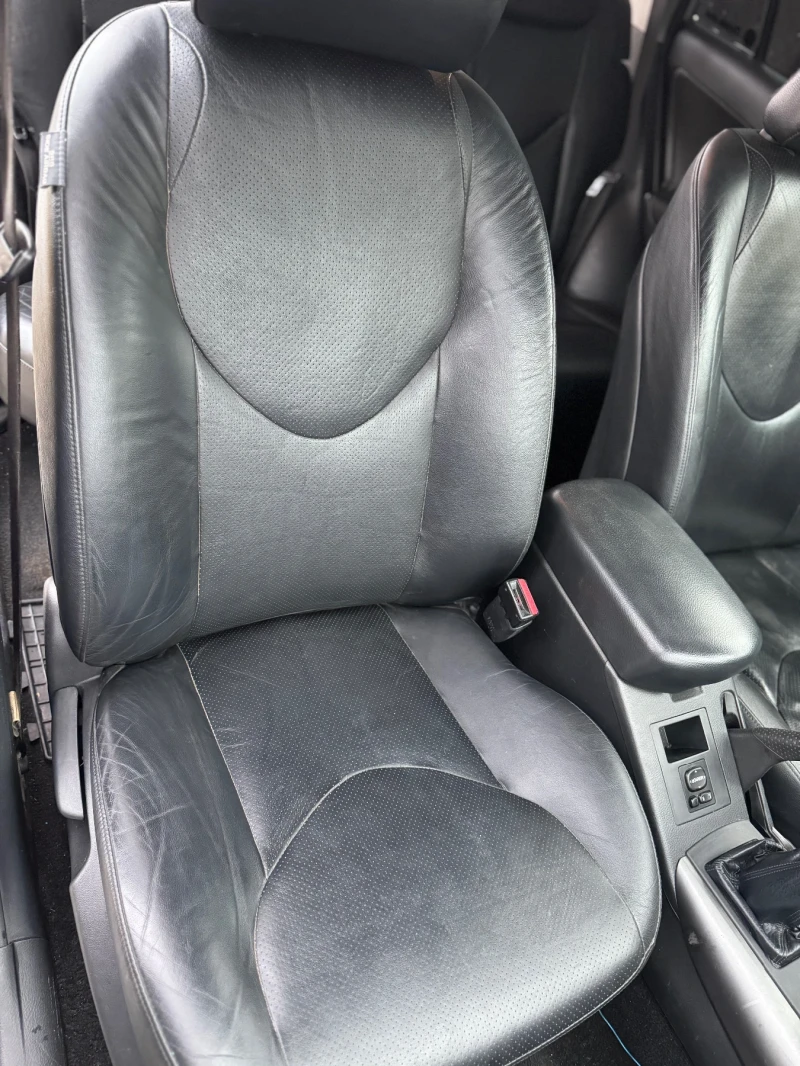 Toyota Rav4, снимка 14 - Автомобили и джипове - 52449421