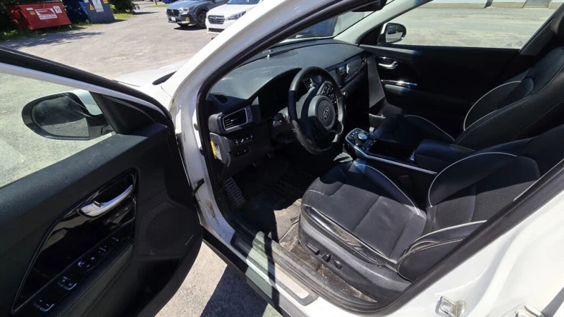 Kia Niro EV* ПАНОРАМА* CARPLAY* , снимка 11 - Автомобили и джипове - 52652369