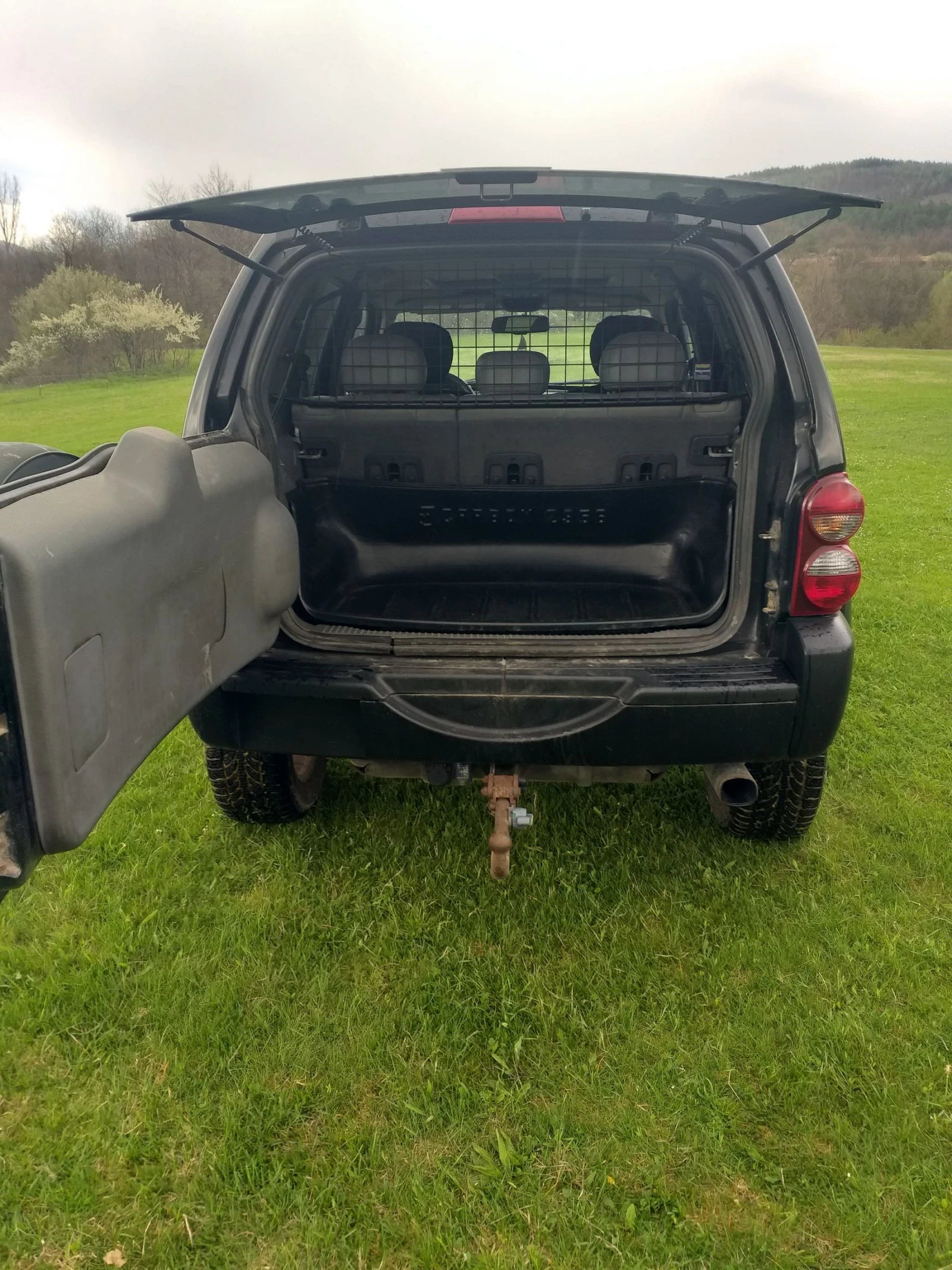 Jeep Cherokee 2.8CRD 4X4 - изображение 5