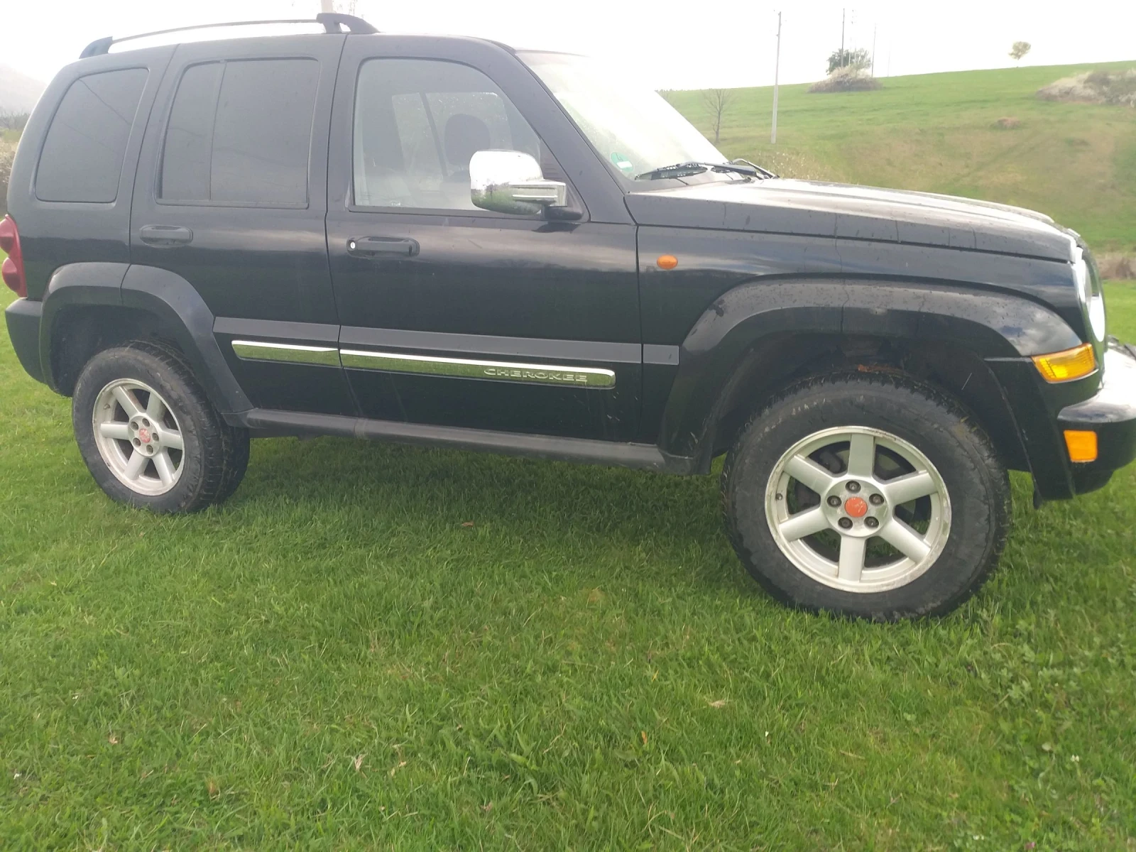 Jeep Cherokee 2.8CRD 4X4 - изображение 3