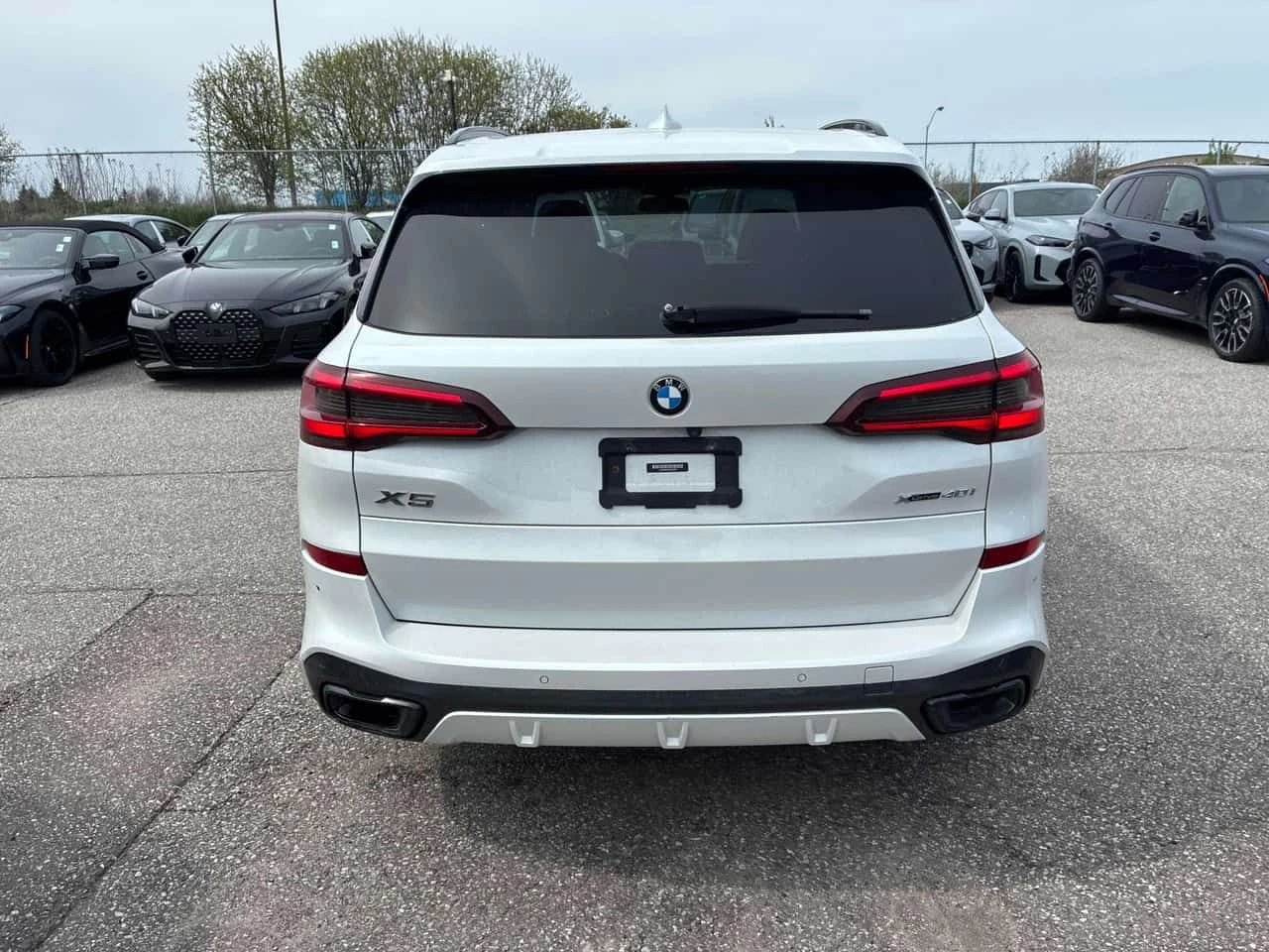 BMW X5 * xDrive40i* LASER* DISTRONIC* 360КАМЕРИ* , снимка 4 - Автомобили и джипове - 54542951
