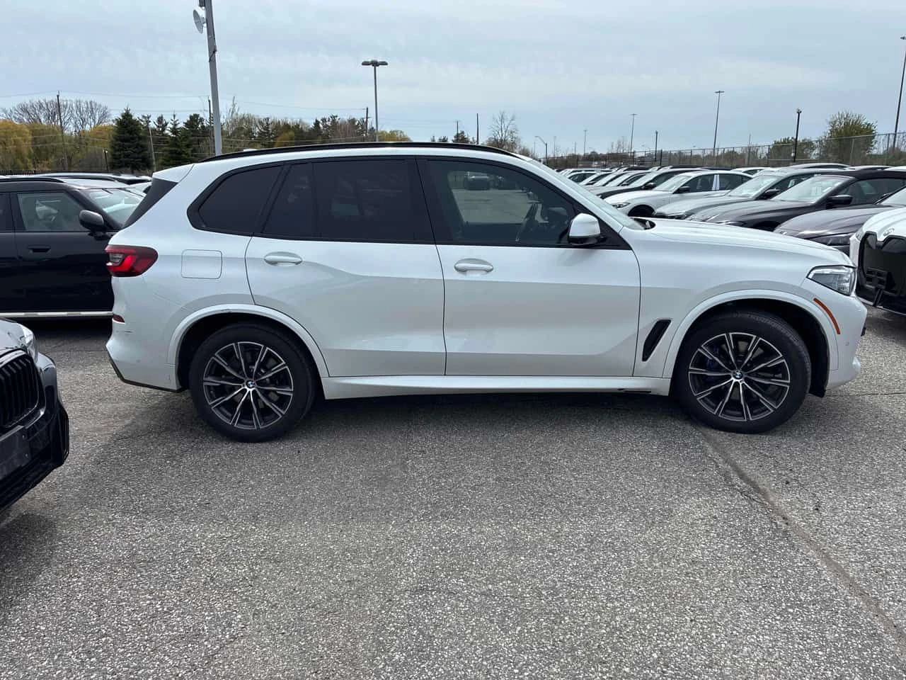 BMW X5 * xDrive40i* LASER* DISTRONIC* 360КАМЕРИ* , снимка 3 - Автомобили и джипове - 54542951