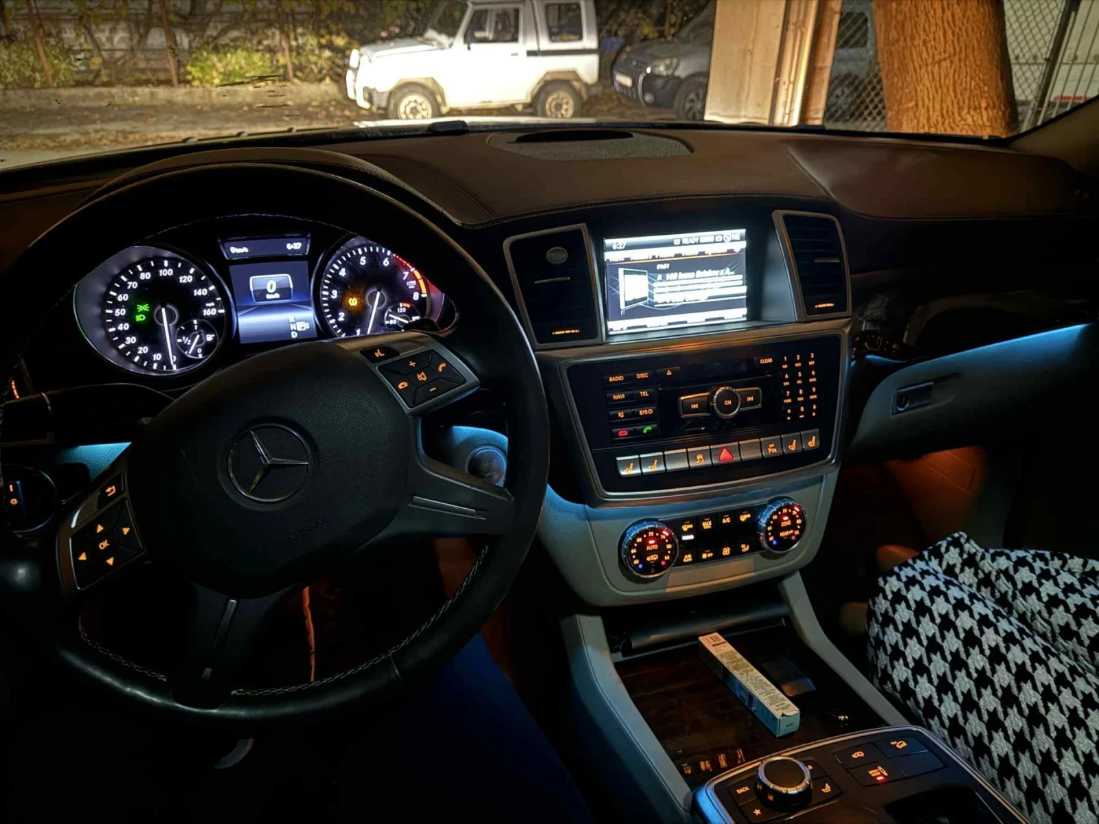 Mercedes-Benz GL 550 AMG, снимка 15 - Автомобили и джипове - 54721506