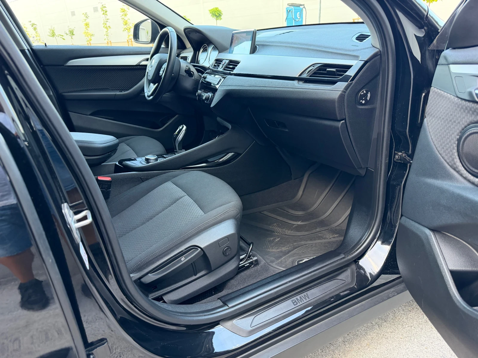 BMW X2 1.8i SDrive Автомат LED, снимка 13 - Автомобили и джипове - 55544141