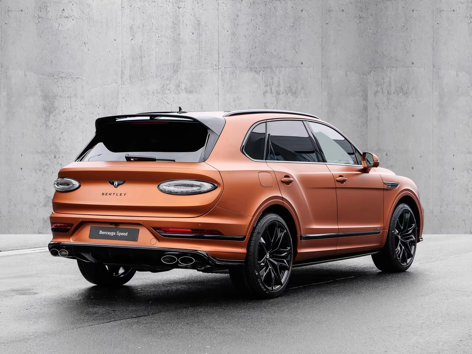 Bentley Bentayga V8 SPEED CARBON AKRAPOVIC KERAMIK ORANGE-FLAME , снимка 2 - Автомобили и джипове - 55891579
