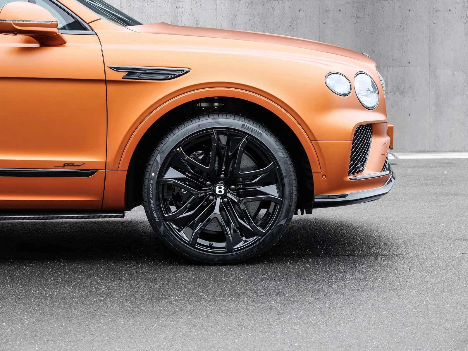 Bentley Bentayga V8 SPEED CARBON AKRAPOVIC KERAMIK ORANGE-FLAME , снимка 5 - Автомобили и джипове - 55891579