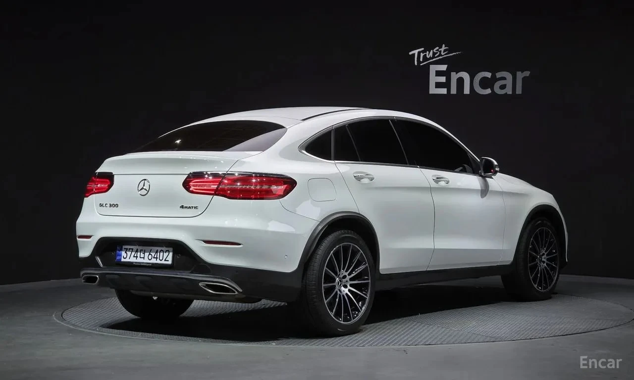 Mercedes-Benz GLC * GLC300 4MATIC AMG Line Coupe* АВТОКРЕДИТ* , снимка 2 - Автомобили и джипове - 55990948