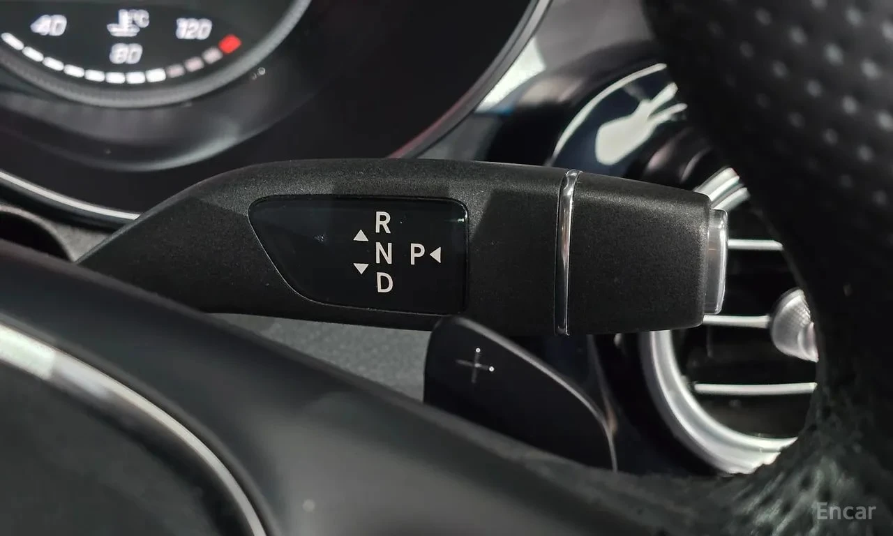 Mercedes-Benz GLC * GLC300 4MATIC AMG Line Coupe* АВТОКРЕДИТ* , снимка 9 - Автомобили и джипове - 55990948