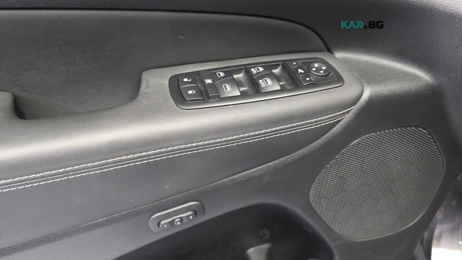 Jeep Grand cherokee OVERLAND* 8ZF* 4X4* DISTRONIC* ОБДУХ* PANO* , снимка 11 - Автомобили и джипове - 55993112