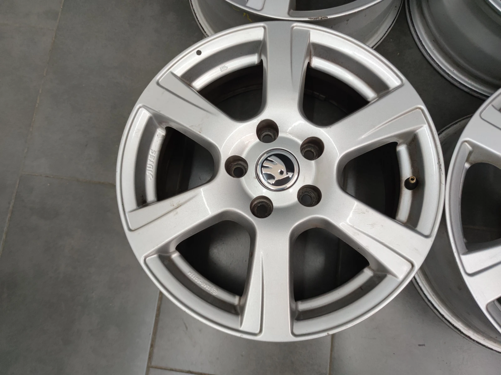   Skoda | Mobile.bg   8