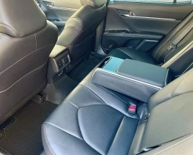 Toyota Camry 2.5 Hybrid Luxury Гаранция, снимка 13