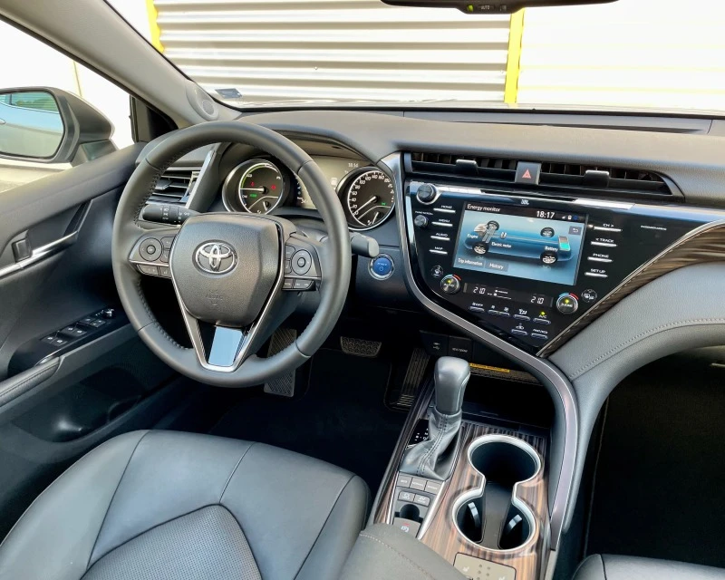 Toyota Camry 2.5 Hybrid* Luxury* В Гаранция, снимка 9 - Автомобили и джипове - 46611276