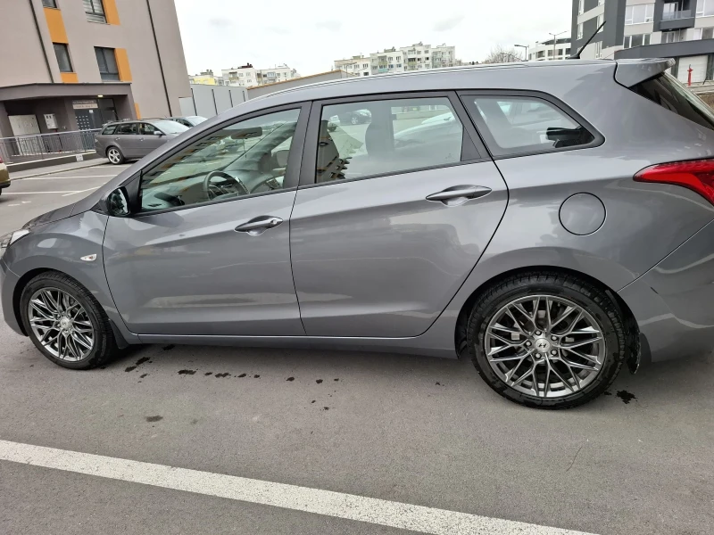 Hyundai I30 1.6, снимка 5 - Автомобили и джипове - 48980199