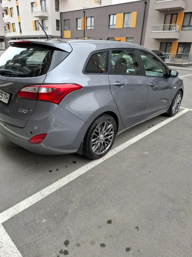 Hyundai I30 1.6, снимка 4 - Автомобили и джипове - 48980199