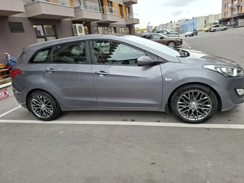 Hyundai I30 1.6, снимка 3 - Автомобили и джипове - 48980199