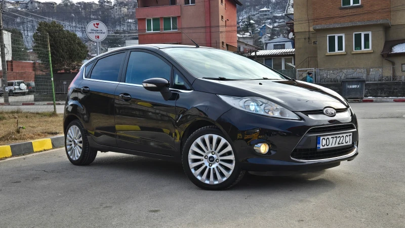 Ford Fiesta Много запазен!, снимка 8 - Автомобили и джипове - 49247112